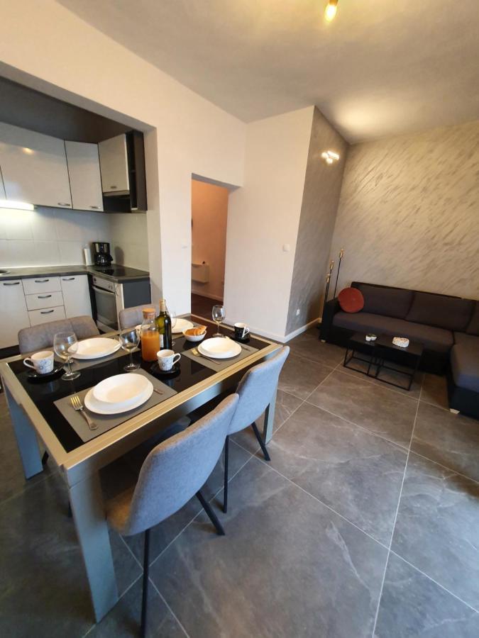 Apartment Zadoda Omis Ngoại thất bức ảnh